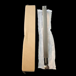 NWT Adjustable Over The Door Wreath Hanger‎